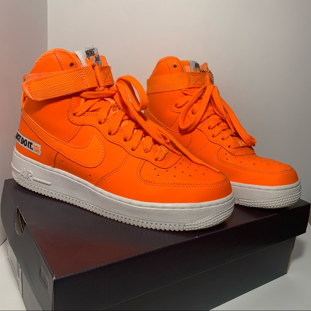 Orange NIKE Just Do It Air Force 1 High ‘07 🧡🤍
